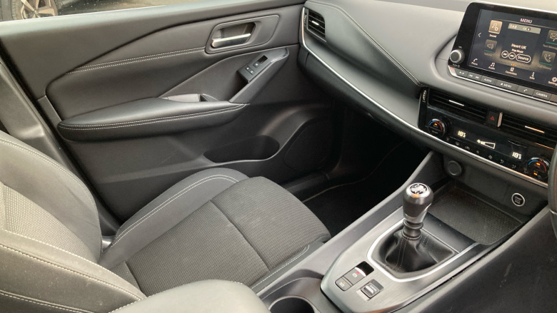 Nissan Qashqai 1.3 DiG-T MH Acenta Premium 5dr Petrol Hatchback